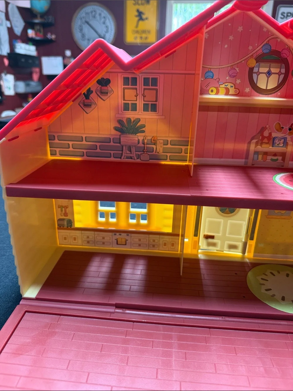 Bluey Family Home Playset Pack & Go Doll House No Furniture No Figures